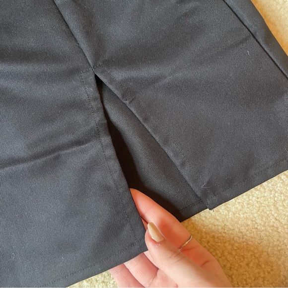 Two skirts never worn - Picture 6 of 6